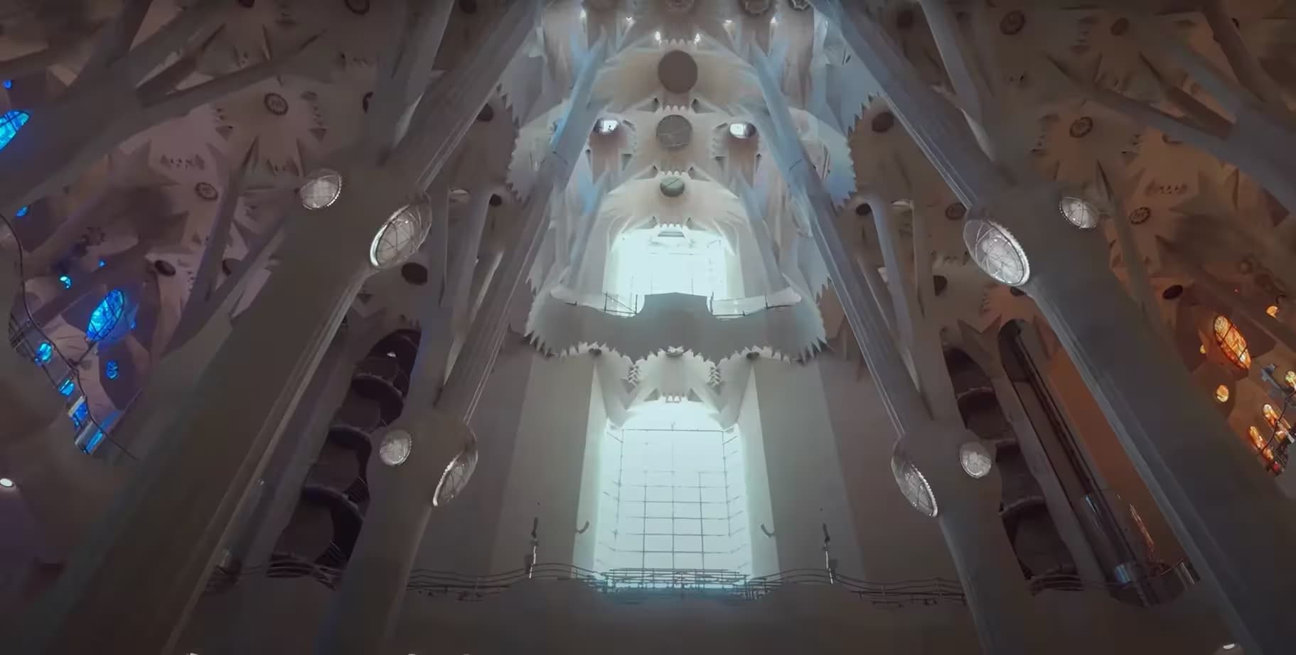 Sagrada Familia architectural elements and design